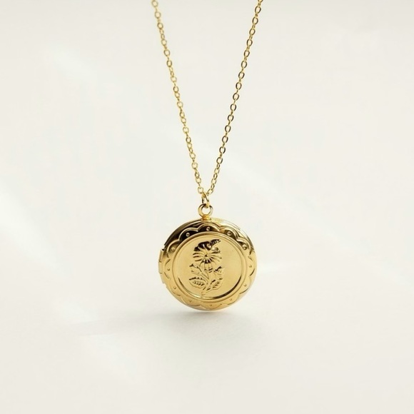 Flora Locket Necklace | Gold Plated Stainless Steel - Picture 2 of 5